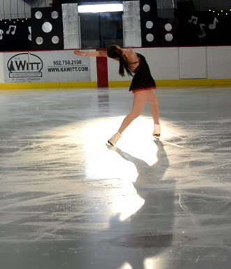 ice dancer McKenzie Trewartha | www.juliesaffrin.com