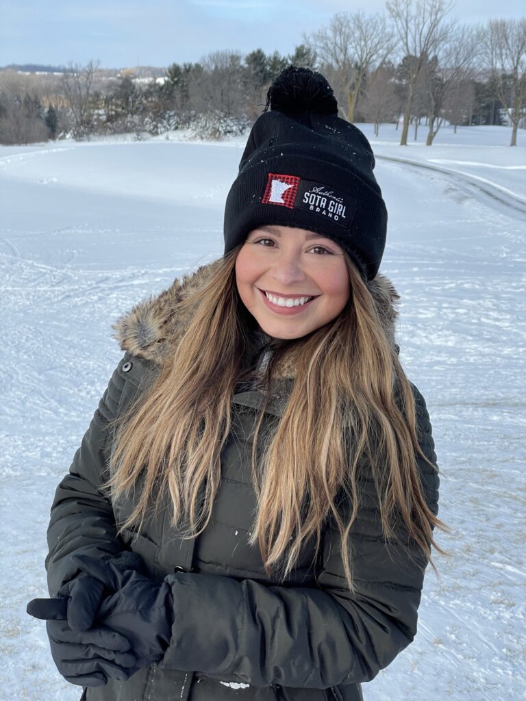 Sota Girl Beanie with Pom-Pom in black